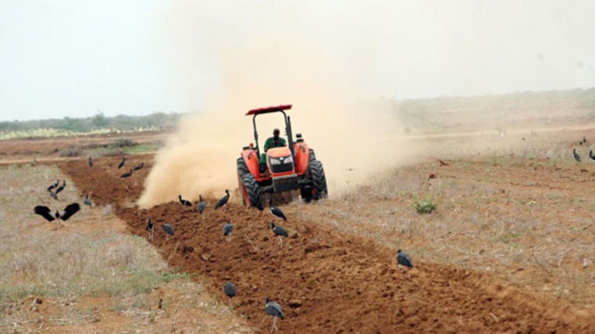 The Power of Tractor Plou Image